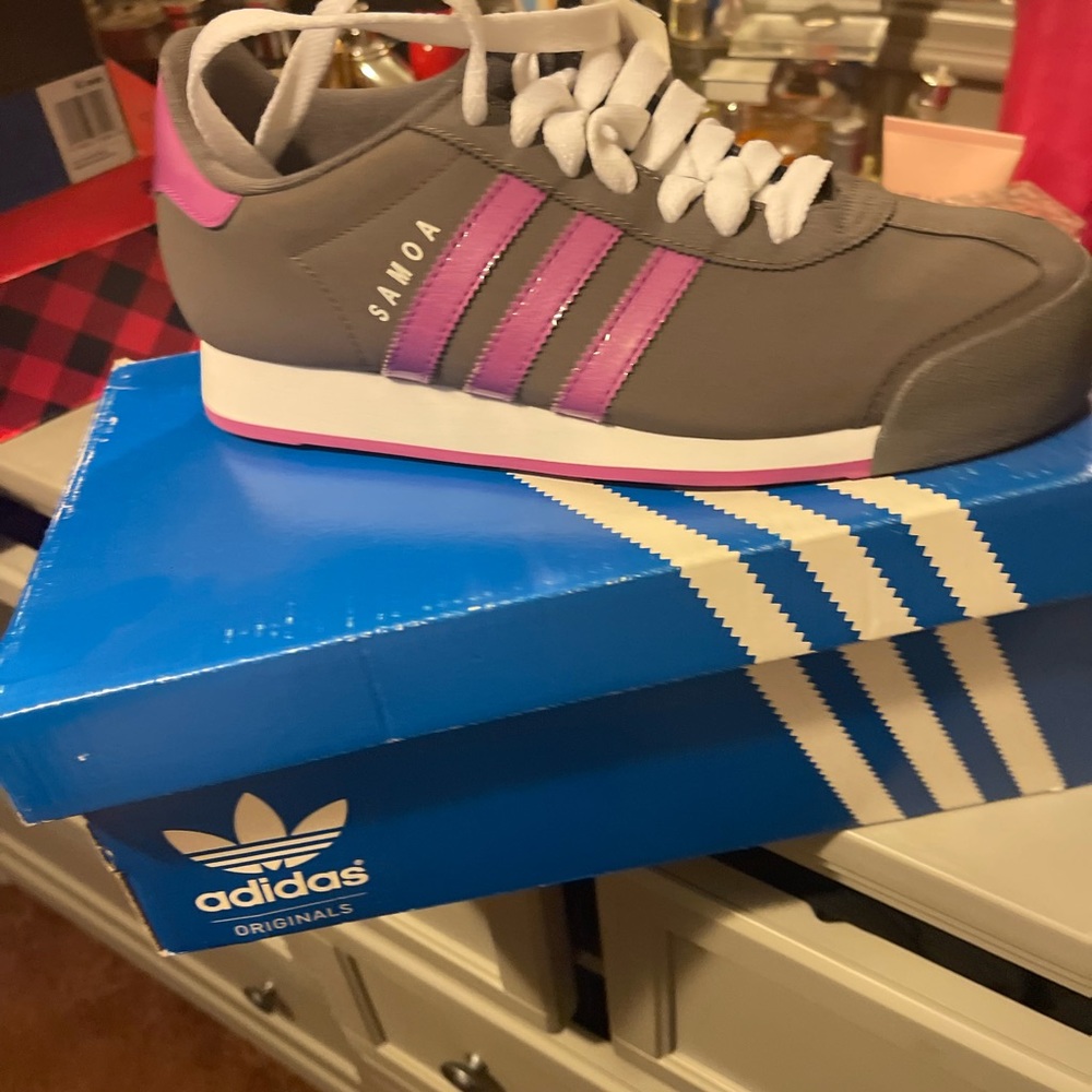 Adidas women’s Samoa - Picture 3 of 4